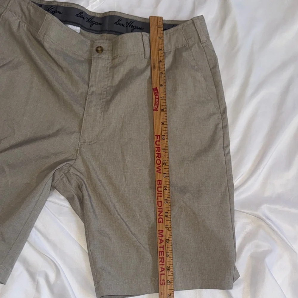 Ben Hogan Men’s Olive-Tan Flat-Front Shorts